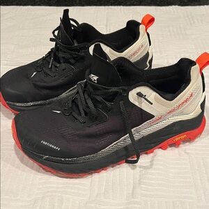 Altra Olympus 4 Men's Black and White Athletic Shoes